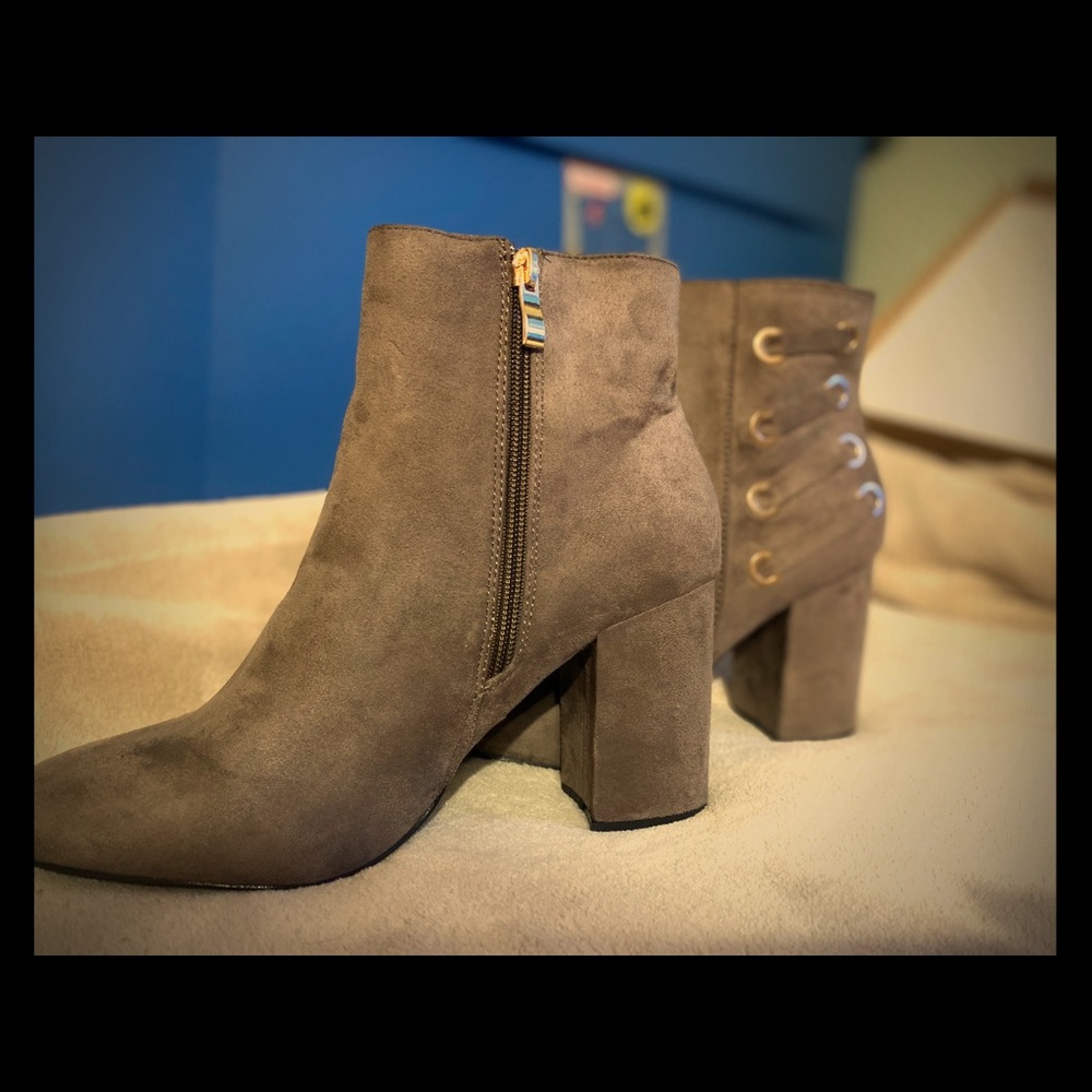 Women's Chunky Heel Buckle Starp Short Ankle
